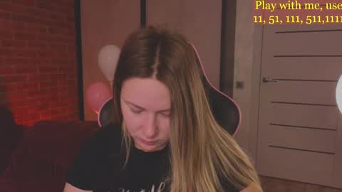 Snapshot of cute_darina chatting on February 15, 1:53 am Everyday stream in the same time online show from February 15, 1:53 am