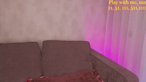 Snapshot of cute_darina chatting on October 13, 2:25 am Everyday stream in the same time online show from October 13, 2:25 am