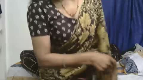 Snapshot of cute_kashmira99 chatting on December 28, 6:08 pm kashmira online show from December 28, 6:08 pm