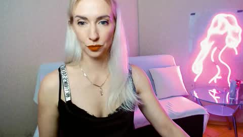 cute_smile_shy online show from November 8, 8:58 pm