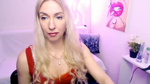 cute_smile_shy online show from April 16, 7:46 pm