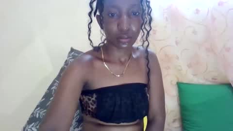 Snapshot of cute_xeniah chatting on October 6, 9:37 am cute_xeniah online show from October 6, 9:37 am