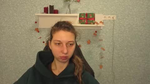 Elli online show from December 18, 5:34 am