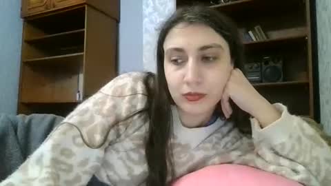 cutekattie online show from December 4, 8:49 am