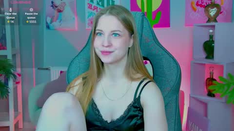 Rina online show from November 22, 9:01 am