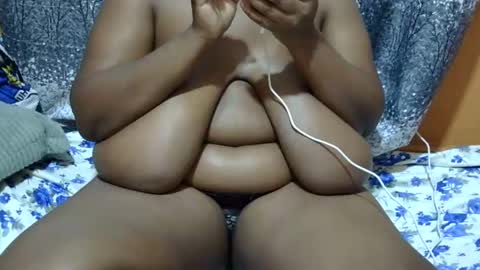 cutermilly online show from March 3, 8:50 pm