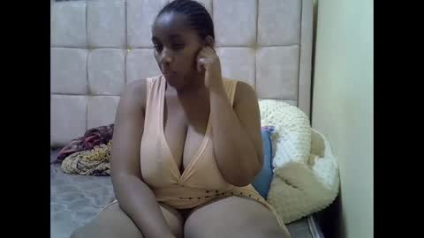 cutestebony1 online show from October 7, 1:21 am