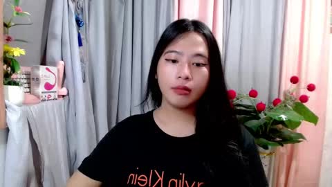 cute online show from December 5, 7:37 pm