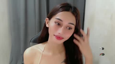 Snapshot of cutie_mitcha chatting on February 8, 1:11 am cutie_mitcha online show from February 8, 1:11 am