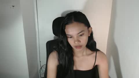 cutiee_lily2 online show from May 12, 6:10 am