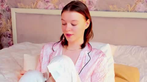 Mila online show from March 7, 11:06 am