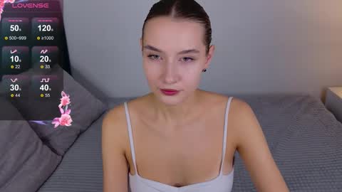 Vivienne online show from October 13, 6:05 am