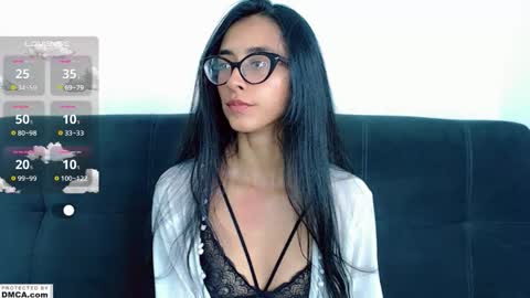 miss ari  online show from October 11, 2:20 pm