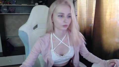 Cutti Crystal online show from April 1, 8:48 am