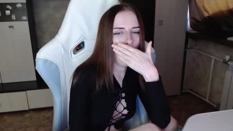 Cutti Crystal online show from November 8, 2:16 am