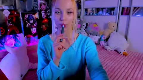 Nora online show from April 16, 9:39 pm