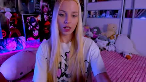 Nora online show from October 28, 9:19 pm