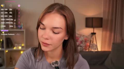 Cwen online show from September 19, 8:19 pm