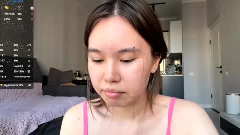 Snapshot of cwenecollins chatting on September 25, 9:52 am Akemi online show from September 25, 9:52 am