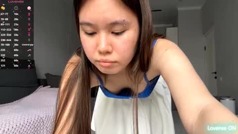 Snapshot of cwenecollins chatting on September 23, 9:40 am Akemi online show from September 23, 9:40 am