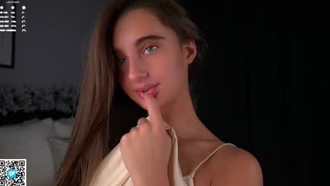 Isabella online show from December 18, 1:10 am