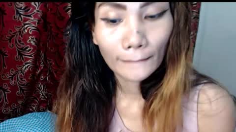 Snapshot of czannie chatting on October 2, 2:05 am Czannie Hot online show from October 2, 2:05 am