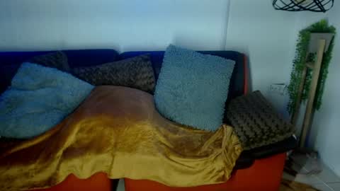 DAALYLA  online show from April 8, 9:17 pm