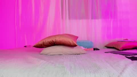 daani_hott online show from April 18, 4:48 am