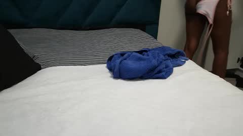 daddyslittleebony online show from November 18, 7:09 am