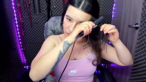 Lili online show from February 19, 4:00 pm