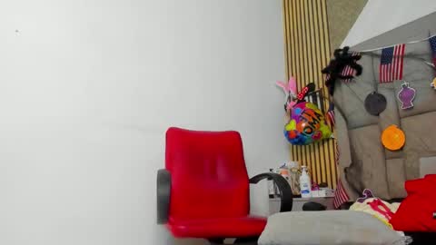 daffnelewis online show from October 27, 11:28 am