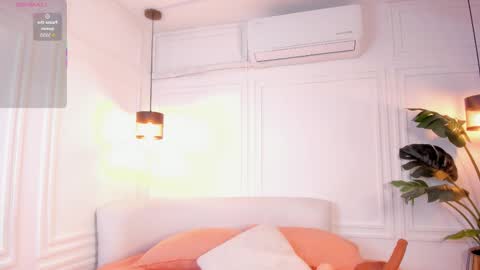 dafne_hillss online show from March 19, 11:14 am