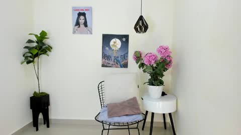 Dafne online show from April 11, 3:05 pm