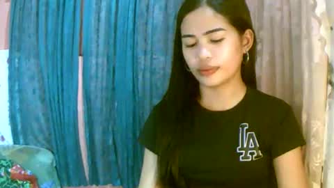 Im Dahlia online show from April 7, 12:40 pm