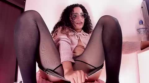 Snapshot of dahliabrowniee chatting on October 2, 6:29 am Dahli online show from October 2, 6:29 am