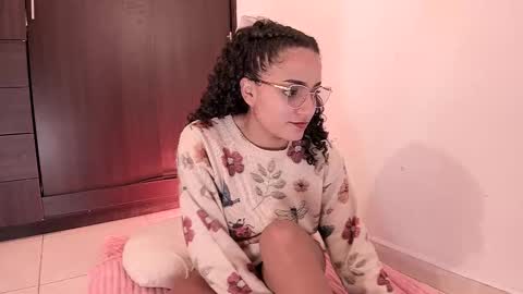 Snapshot of dahliabrowniee chatting on October 12, 11:01 am Dahli online show from October 12, 11:01 am