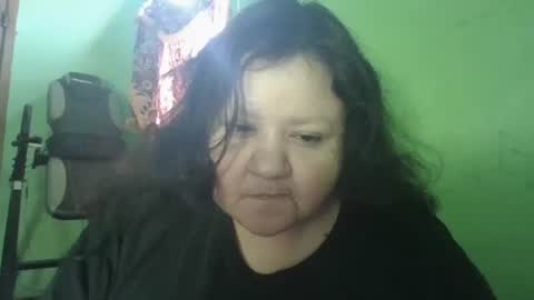 daisnconfusion_ online show from February 13, 3:46 pm