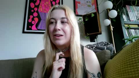 daisymynx online show from March 23, 10:49 pm