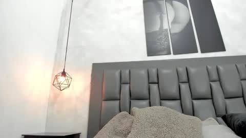 Dakota  online show from December 20, 2:21 pm