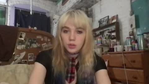 Snapshot of danceissexisbeauty2 chatting on October 23, 12:05 am Your submissive patient online show from October 23, 12:05 am