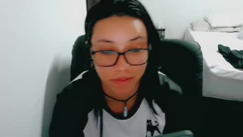 dani y jocelyn online show from November 27, 8:56 pm