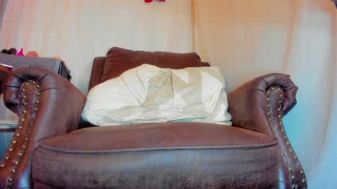 danidollxxx online show from April 10, 6:30 am