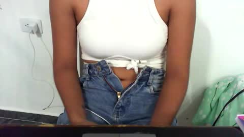 danielaa_foxx online show from December 19, 1:43 am