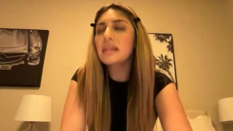 daniellarae1 online show from February 21, 7:42 am