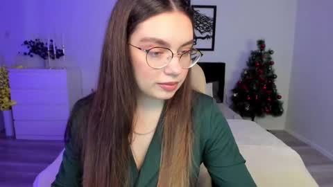 Snapshot of daniellasweet20 chatting on December 17, 11:17 am Daniella online show from December 17, 11:17 am