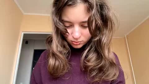 Mia online show from November 4, 7:35 am