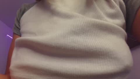 Pau online show from January 7, 1:38 am