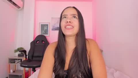 Danna online show from December 15, 8:14 pm