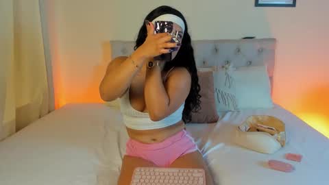 Antonella Mora online show from November 27, 12:41 pm