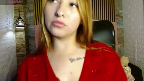 daphne_walton online show from September 26, 3:53 pm